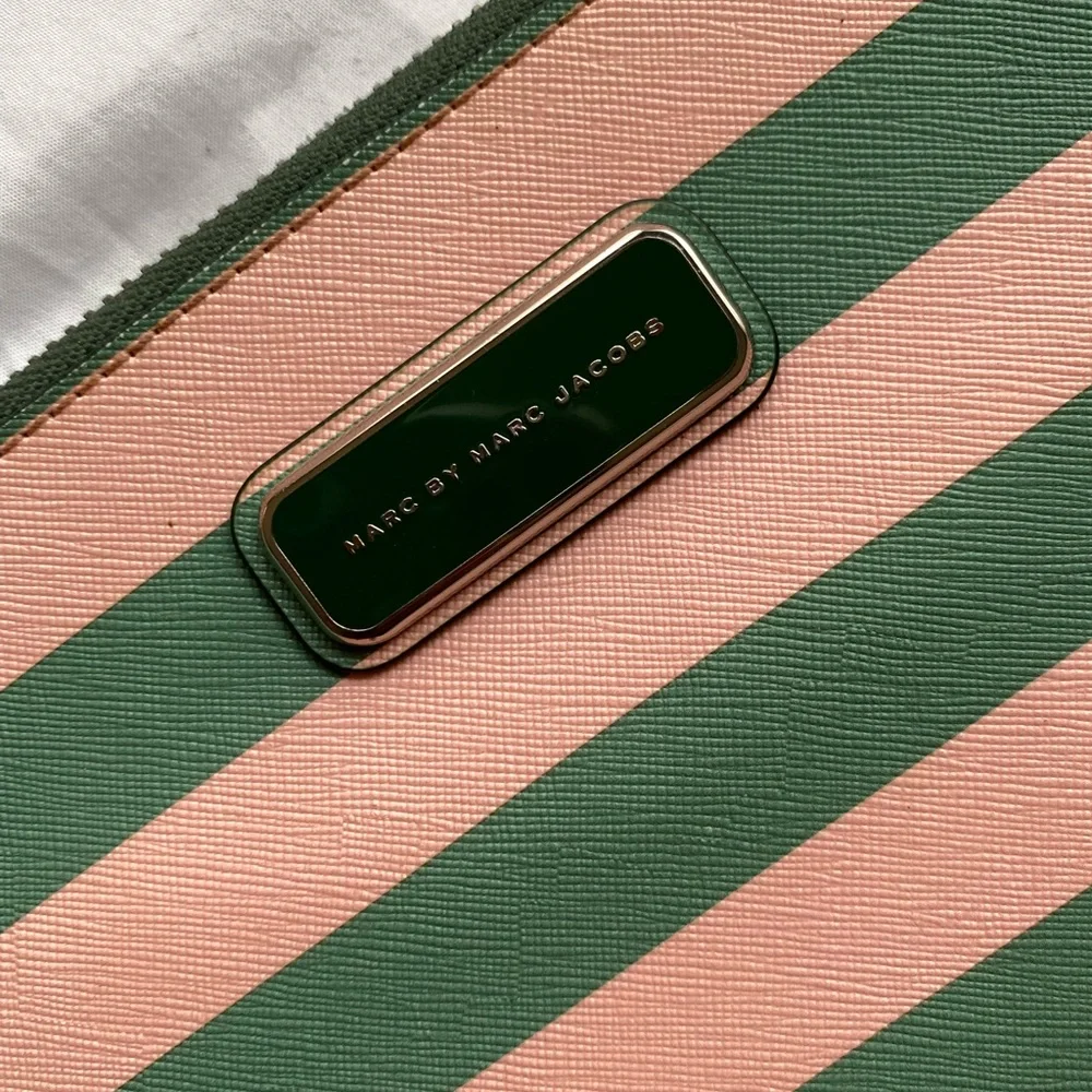 Marc Jacob’s Tablet Sleeve - Picture 2 of 7